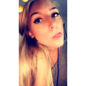 Meet your Posher, Naomi